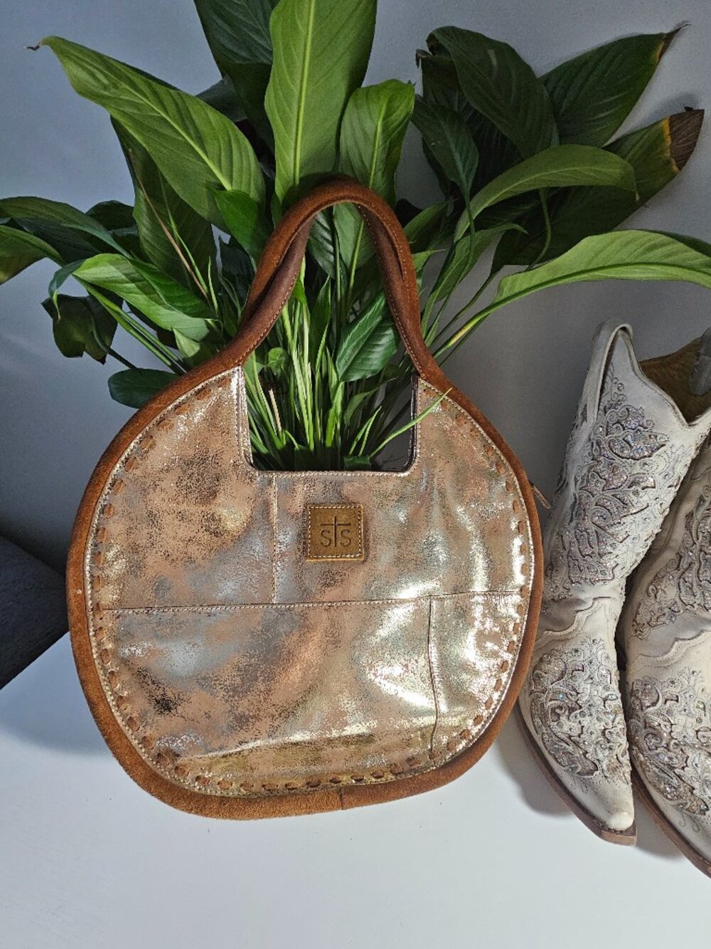 STS Ranchwear Flaxen Roan Dolly Gold Leather Hobo Purse